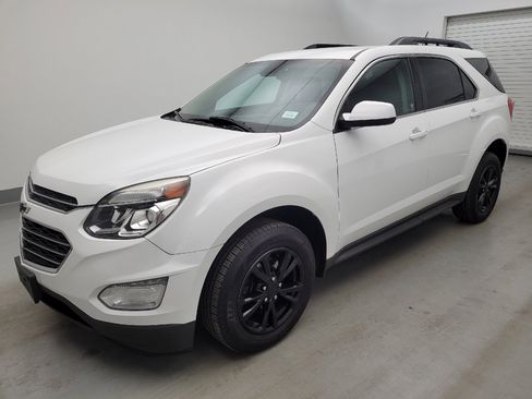 Used 2017 Chevrolet Equinox LT w/ Convenience Package FWD image 2
