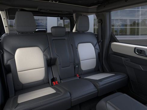 New 2026 Ford Bronco Outer Banks w/ Sasquatch Package AWD/4WD image 11
