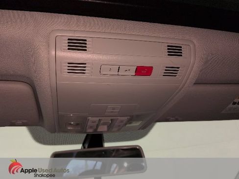 Used 2017 Volkswagen Golf SE FWD image 23
