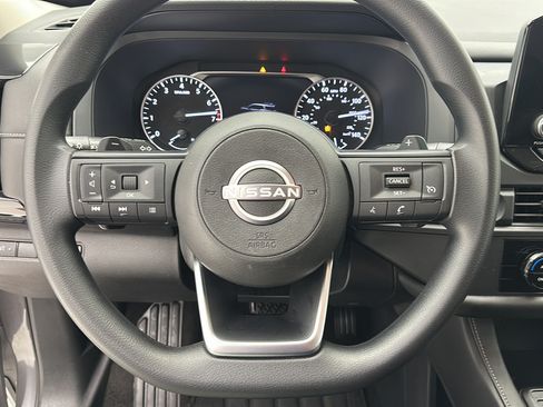 Used 2024 Nissan Pathfinder S AWD/4WD image 15