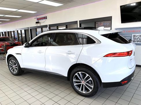 Used 2019 Jaguar F-PACE Premium image 8