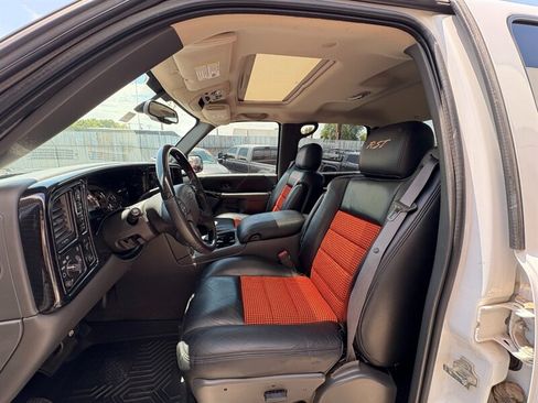 Used 2007 Chevrolet Silverado 1500 LT w/ Onstar Plus Package AWD/4WD image 11