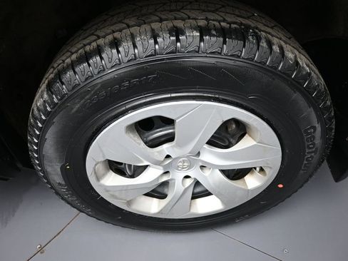 Used 2019 Toyota RAV4 LE w/ All Weather Liner Package AWD/4WD image 15