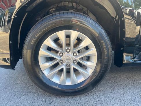 Used 2016 Lexus GX 460 w/ Premium Package AWD/4WD image 16