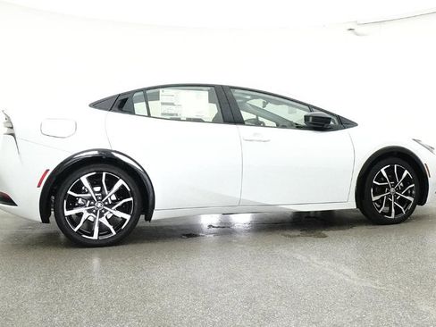 New 2025 Toyota Prius Plug-In Hybrid image 23