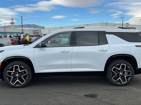 New 2026 Chevrolet Traverse High Country w/ LPO, Floor Liner Package image 8