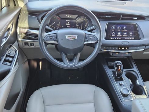 Used 2022 Cadillac XT4 Luxury w/ Driver Awareness Package image 13