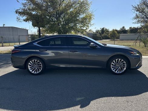 Used 2023 Lexus ES 300h Ultra Luxury image 9