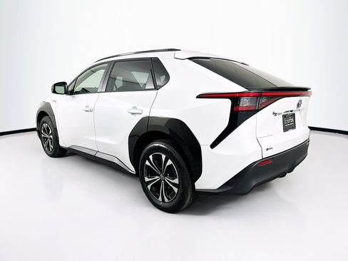 Used 2024 Toyota bZ4X XLE w/ Weather Package image 5