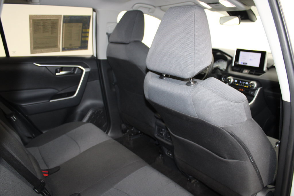 Used 2025 Toyota RAV4 XLE AWD/4WD image 26