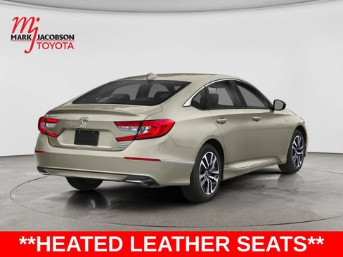 Used 2019 Honda Accord Touring image 2