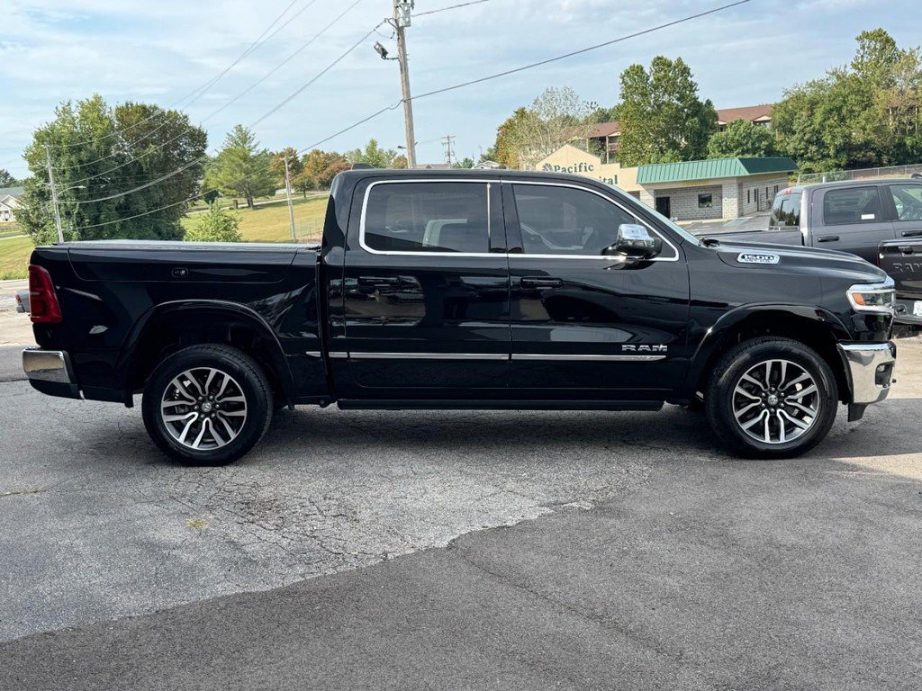Used 2025 RAM 1500 Limited AWD/4WD image 2