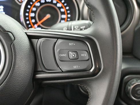 Used 2023 Jeep Gladiator Sport image 16