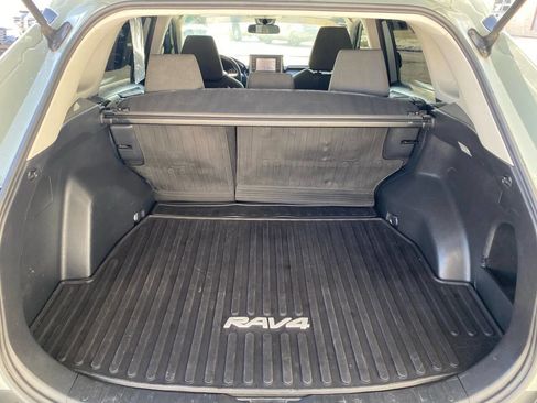 Used 2021 Toyota RAV4 XLE image 20