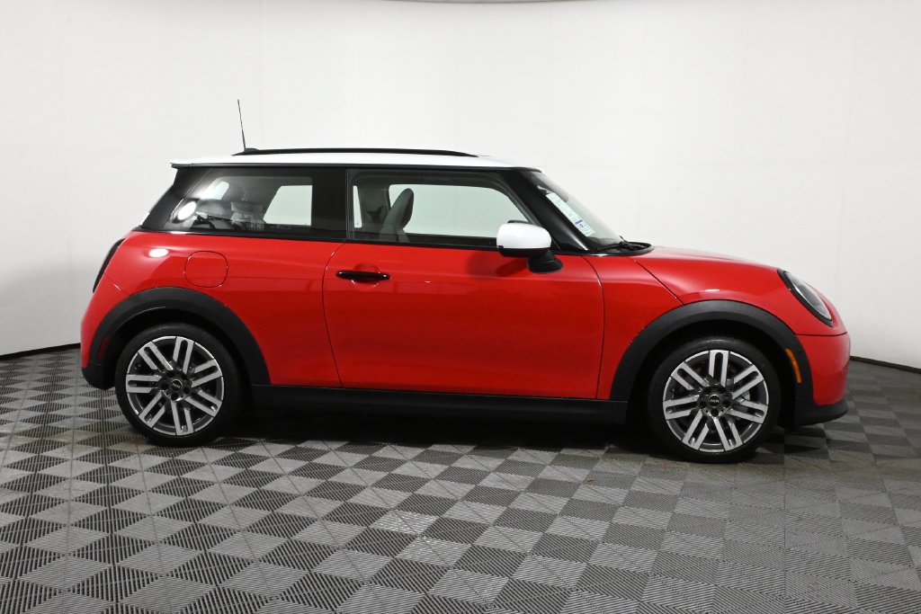 Certified 2025 MINI Cooper S FWD image 8