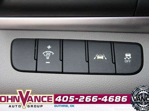 Used 2020 Hyundai Elantra SE image 24