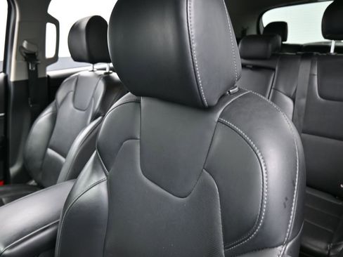 Used 2021 Kia Telluride LX image 16