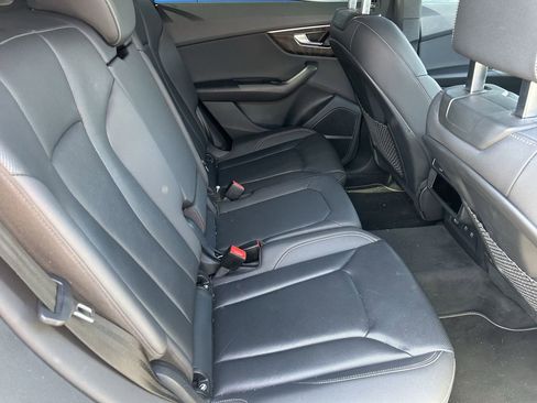 Used 2021 Audi Q8 Premium Plus AWD/4WD image 9