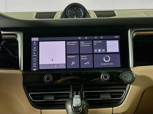 Certified 2023 Porsche Macan S AWD/4WD image 17