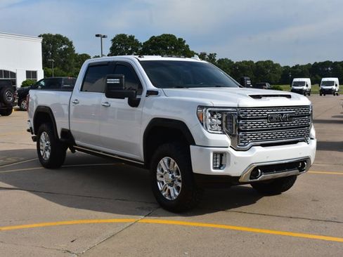 Used 2023 GMC Sierra 3500 Denali w/ Technology Package AWD/4WD image 3