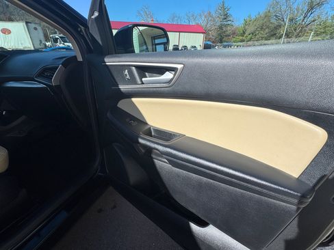 Used 2022 Ford Edge SEL w/ Convenience Package image 17