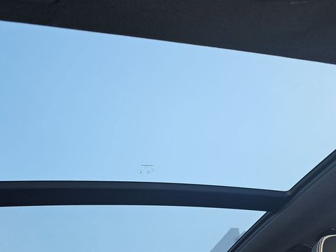 Used 2023 Volvo XC40 Recharge Ultimate image 22