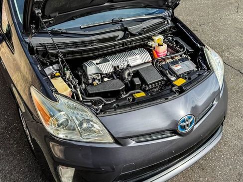 Used 2012 Toyota Prius Four image 11