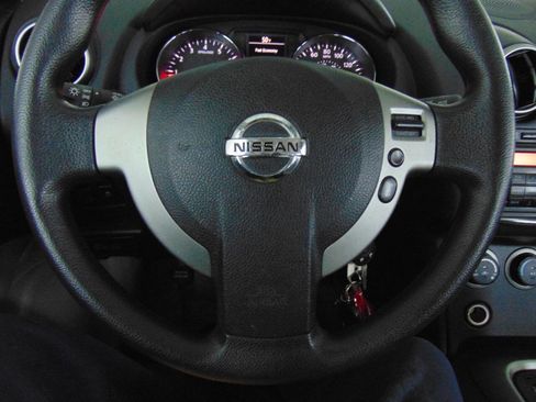 Used 2012 Nissan Rogue S image 11