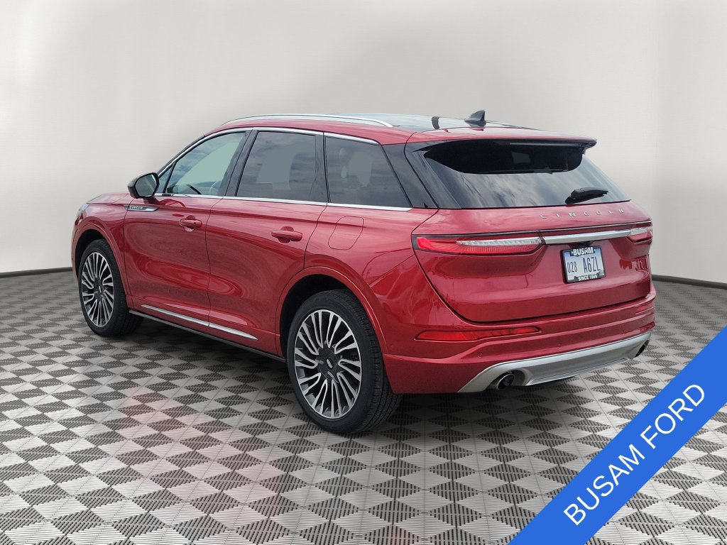 Used 2022 Lincoln Corsair AWD w/ Premium Package image 3