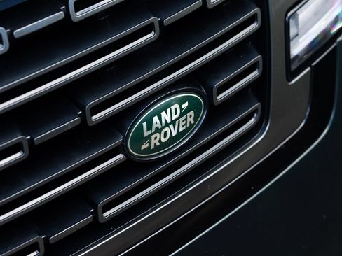 Used 2025 Land Rover Range Rover SE AWD/4WD image 11