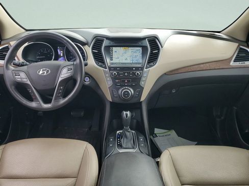 Used 2017 Hyundai Santa Fe SE image 14