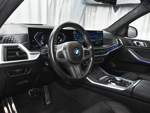 Used 2023 BMW X7 xDrive40i w/ M Sport Package image 19