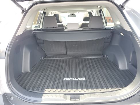 Used 2023 Toyota RAV4 XLE w/ Convenience Package AWD/4WD image 8