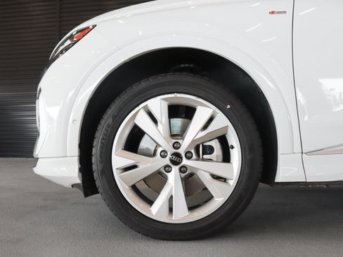 Used 2023 Audi Q4 e-tron Premium Plus AWD/4WD image 5