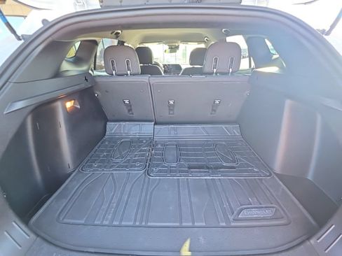 Used 2024 Chevrolet Trax RS FWD image 13