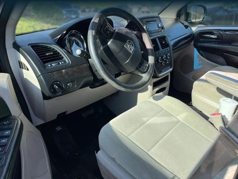 Used 2013 Dodge Grand Caravan SXT image 6