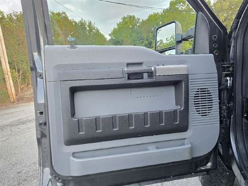 Used 2016 Ford F350 XLT w/ XLT Value Package image 18