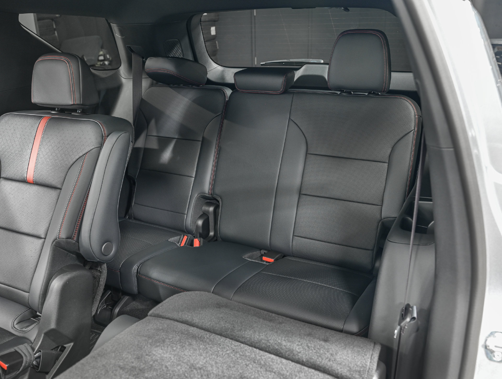 Used 2026 Chevrolet Traverse RS FWD image 29