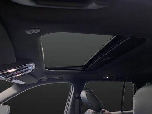 New 2025 Jeep Grand Cherokee Altitude image 7