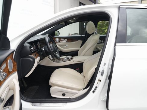 Used 2019 Mercedes-Benz E 300 4MATIC image 18