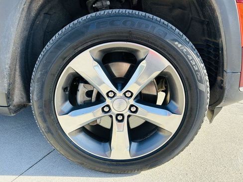 Used 2021 Jeep Grand Cherokee L Limited image 45