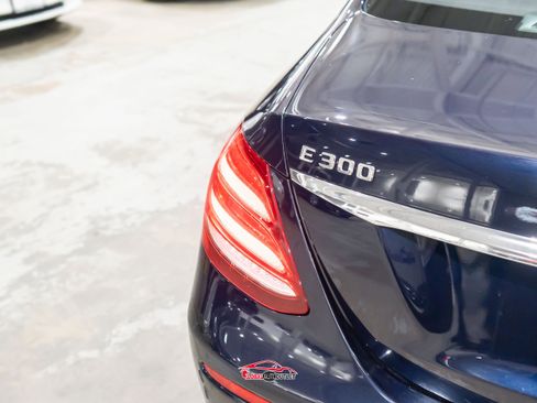 Used 2017 Mercedes-Benz E 300 4MATIC image 46