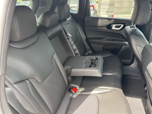 New 2026 Jeep Compass Latitude AWD/4WD image 18