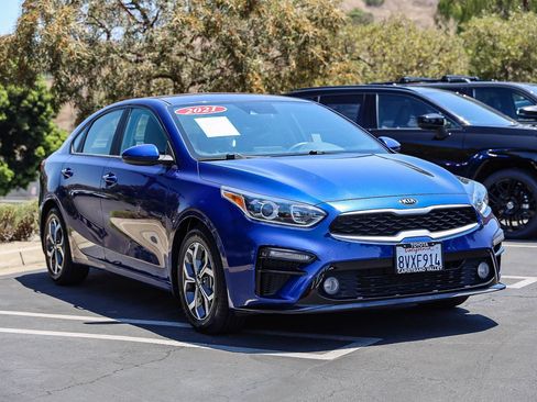 Used 2021 Kia Forte LXS FWD image 3