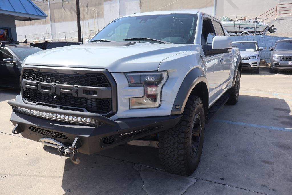 Used 2017 Ford F150 Raptor w/ Equipment Group 802A Luxury AWD/4WD image 3