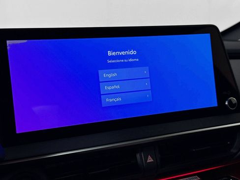 Used 2025 Toyota Prius Plug-In Hybrid FWD image 8