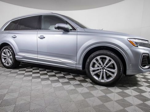 Used 2025 Audi Q7 2.0T Premium w/ Convenience Package AWD/4WD image 2