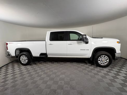 Used 2024 Chevrolet Silverado 3500 LT AWD/4WD image 6