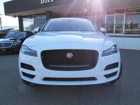 Used 2017 Jaguar F-PACE Prestige AWD/4WD image 3