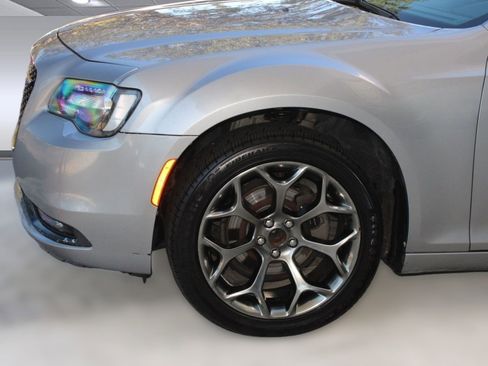 Used 2016 Chrysler 300 S image 19